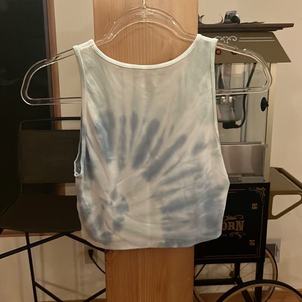 American Eagle Women’s Cropped Tank Top - Picture 2 of 3